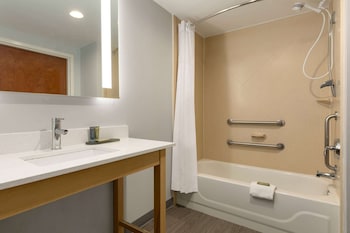 Room, 1 King Bed, Accessible, Non Smoking (Hearing)