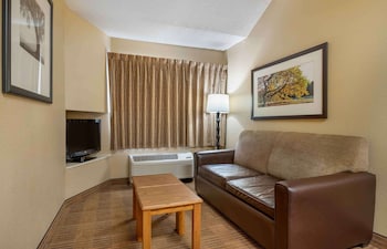 Suite, 1 Queen Bed with Sofa bed, Non Smoking