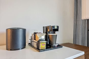 Room, 1 King Bed with Sofa bed, Accessible (Hearing)