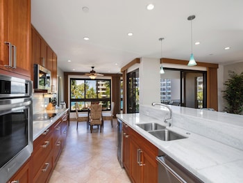 Condo, 2 Bedrooms, Ocean View (361)