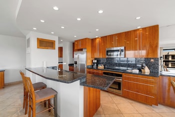 Condo, 2 Bedrooms, Ocean View (2115)