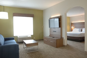 Suite, 1 King Bed with Sofa bed, Jetted Tub
