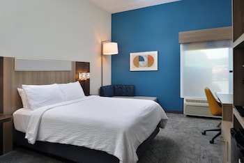 Standard Room, 1 Queen Bed, Accessible (Roll-In Shower)
