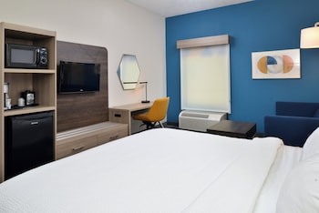 Standard Room, 1 King Bed (Leisure)
