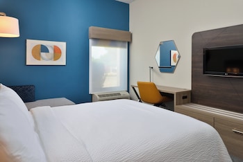 Standard Room, 1 Queen Bed, Accessible (Roll-In Shower)