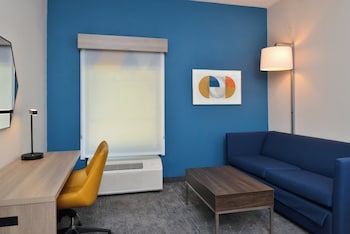 Suite, 1 King Bed, Jetted Tub