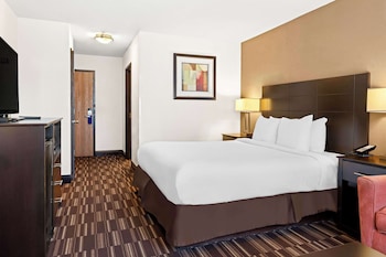 Standard Room, 1 King Bed, Accessible, Bathtub