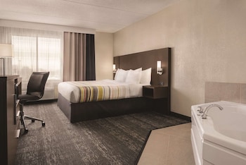 Suite, 1 King Bed, Non Smoking, Jetted Tub