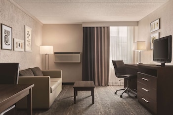 Suite, 2 Queen Beds, Non Smoking