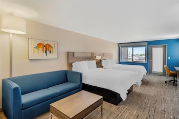 Suite, Multiple Beds, Balcony