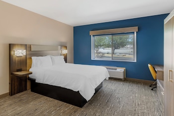 Standard Room, 1 King Bed