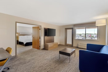 Suite, 1 King Bed with Sofa bed (Whirlpool)