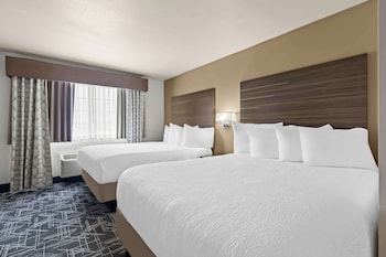 Suite, 2 Queen Beds, Non Smoking (Larger Room)