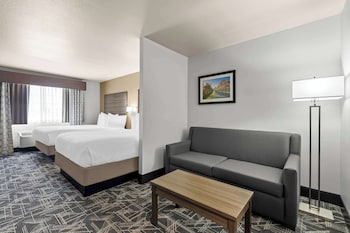 Suite, 2 Queen Beds, Non Smoking (Larger Room)