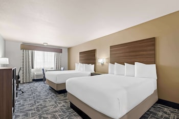 Suite, 2 Queen Beds, Non Smoking (Larger Room)