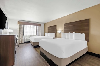 Standard Room, 2 Queen Beds, Accessible, Bathtub