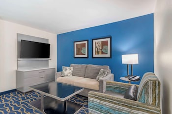 Suite, 1 King Bed, Non Smoking, Refrigerator & Microwave