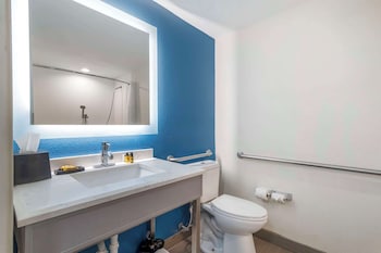 Suite, 1 King Bed, Accessible, Bathtub (with Sofabed)