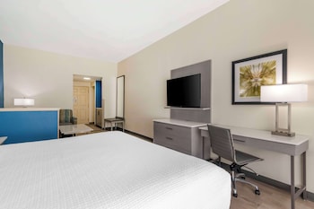 Suite, 1 King Bed, Non Smoking, Refrigerator & Microwave
