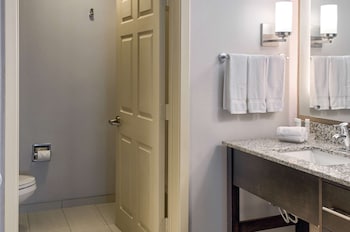 Suite, 2 Double Beds, Accessible, Bathtub (Mobility & Hearing)