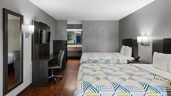 Deluxe Room, 2 Queen Beds, Smoking, Refrigerator & Microwave