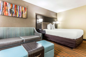 1 Queen Bed, Mobility and Hearing Accessible, Studio Suite