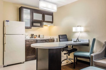 2 Queen Beds, Studio Suite, Full Kitchen