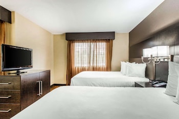2 Queen Beds, Studio Suite, Full Kitchen