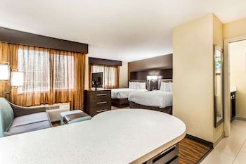 2 Queen Beds, Studio Suite, Full Kitchen