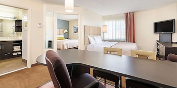 Suite, 2 Queen Beds (One Bedroom Suite - Double Bed)