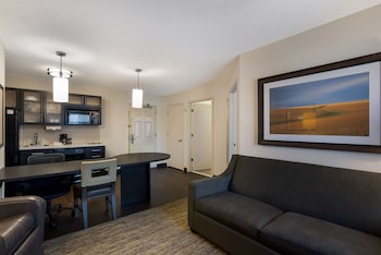 Suite, 1 Queen Bed, Accessible (Mobility Tub One Bedroom)