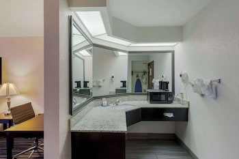 Executive Suite, 1 King Bed, Non Smoking