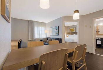 Suite, 1 King Bed (One Bedroom)