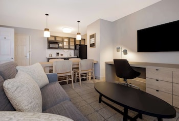 Suite, 1 King Bed (One Bedroom)