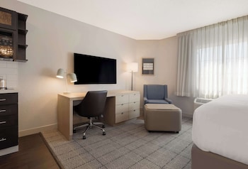 Studio Suite, 1 Queen Bed, Accessible (Mobility Roll in Shower)