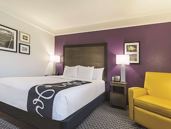 Room, 1 King Bed, Accessible, Non Smoking (Bathtub w/ Grab Bars)