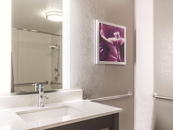 Room, 2 Double Beds, Accessible, Non Smoking (Bathtub w/ Grab Bars)