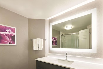 Suite, 1 King Bed, Non Smoking
