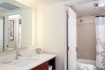 Suite, 2 Bedrooms (Hearing Accessible)