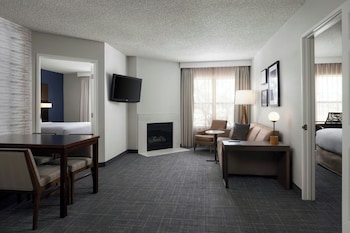 Suite, 2 Bedrooms (Hearing Accessible)