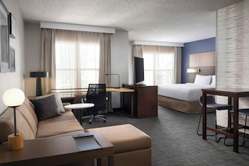 Studio, 1 King Bed with Sofa bed (Hearing Accessible)