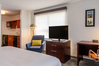 Suite, 1 King Bed, Non Smoking