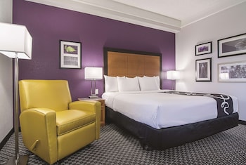 Deluxe Room, 1 King Bed, Non Smoking