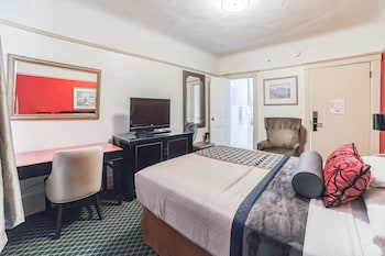 Standard Room, 1 Queen Bed