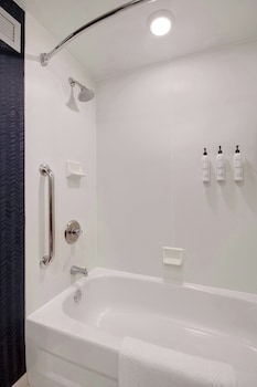 Room, 1 King Bed with Sofa bed, Hearing Accessible (Accessible Bathtub)