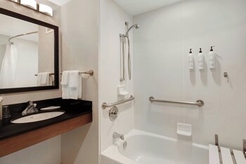 Room, 1 Queen Bed, Hearing Accessible (Accessible Bathtub)