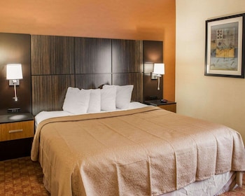 Suite, 1 King Bed, Accessible, Non Smoking