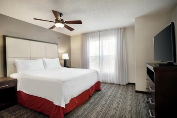 Two Bedroom Suite, Two Double and One Single Bed, Non-Smoking