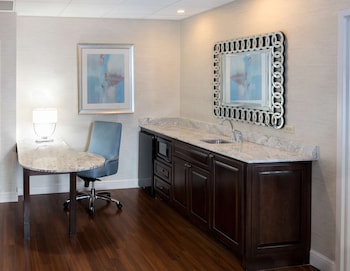 2 Queen 1 Bedroom Suite Non Smoking