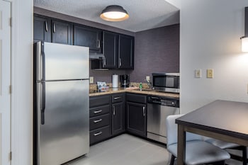 Suite, 1 Bedroom (Mobility/Hearing Accessible, Tub)
